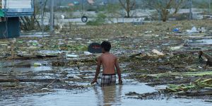 Filipinler'de Tayfun Felaketi: 90 Kişi Can Verdi