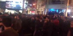 İran'da Göstericiler Arak Valiliğini Ele Geçirdi