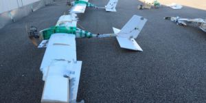 Rus Utanmazlığı: Sivillere Bomba Yağdır, Üsse İHA Eylemini Şikayet Et!