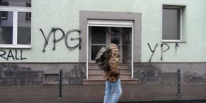 PYD/PKK Yandaşları Almanya’da Cami ve Restorana Saldırdı!