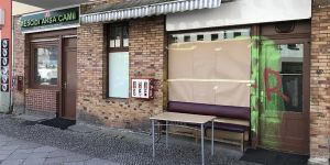 Almanya’nın Başkenti Berlin’de Camiye Boyalı Saldırı!