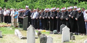 Bosna Savaşı'nda 26 Yıl Önce Yakılan 8 Kurban Toprağa Verildi