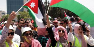 Ürdün’de Göstericiler Meclisin de Feshini İstiyor!