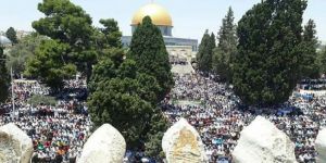 Ramazan'ın Son Cuması Mescid-i Aksa'ya On Binler Akın Etti