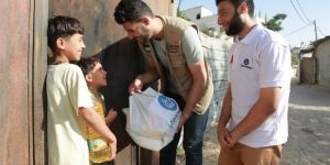 Özgür-Der Gazze’de Kumanya Dağıtımına Devam Ediyor