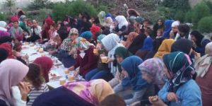 Akhisar Özgür-Der'li Hanımlar, Suriyeli Kardeşleriyle İftarda Buluştu