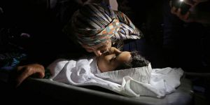 İşgal Güçleri 25 Filistinli Çocuğu Katletti