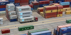 ABD, Çin'den İthal Edilen Ürünlere Ek Gümrük Vergisine Başladı