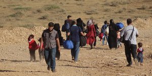 Esed’in Saldırılarından Kaçan Suriyeliler İsrail Sınırına Dayandı!