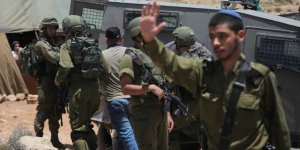 İşgalci İsrail Askerleri 13 Filistinliyi Gözaltına Aldı!