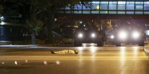 Darbeci Albay Emirlerine Uymayan Tank Sürücülerini Tokatlamış