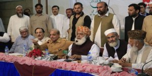 Pakistan'da Seçimde Saf Dışı Kalan Partiler Kazanan Partiye Karşı Birleşti
