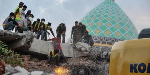 Endonezya Bu Kez 6.2 Şiddetindeki Depremle Sallandı