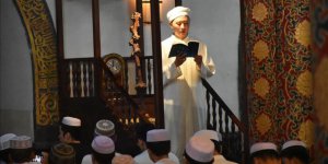 Çinli Müslümanlardan Cami Yıkım Kararına Protesto