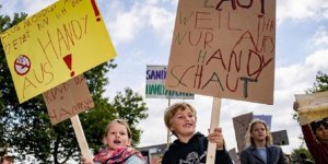 Almanya’da Çocuklardan Çağrı: Benimle Oyna, Telefonla Değil