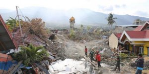 Endonezya'daki Depremde Ölü Sayısı 2 Bine Yaklaştı