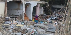 Endonezya'daki Depremde Ölenlerin Sayısı 2002'ye Yükseldi