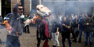 İtalya'da Öğrencilerden Eğitim Planına Protesto