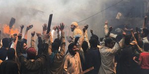 Hindu Çeteler Müslümanlara Saldırdı