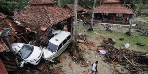 Endonezya'daki Tsunamide Ölü Sayısı 222'ye Yükseldi