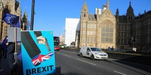 İngiliz Parlamentosundan Hükümete Yeni Brexit Darbesi