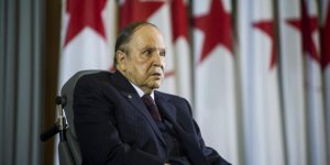 Buteflika Sadece Bir Kukla! İktidarın Asıl Sahibi Askeri Cunta!