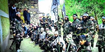 Taliban Afganistan'da Bir Günde İki İlçeyi Ele Geçirdi