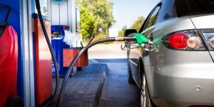 İndirimin Üzerinden Bir Hafta Geçmeden Benzine Yine Zam