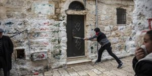 Siyonist İsrail Doğu Kudüs'te Filistinlilerin Evlerine Nasıl El Koyuyor?
