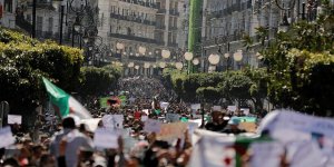 Cezayir'de Seçimler Ertelenmeyecek