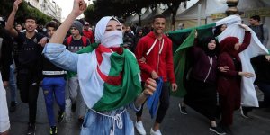 Cezayirlilerin Asıl Tepkisi Buteflika'nın Ardındaki Oligarşik Yapıya