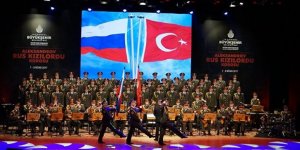 Türkçe Şarkılar ve Marşlar Söyletilerek Kızılordu’nun Çirkin Misyonu Örtülebilir mi?