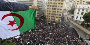 Cezayir Ordusu Halk İradesinin Üstüne Çökebilir!
