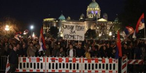 Sırbistan ve Karadağ'da Hükümet Karşıtı Protestolar