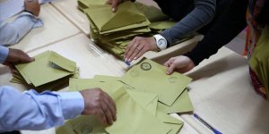 AK Parti İstanbul'da 38 İlçedeki Oyların Yeniden Sayılmasını İstedi