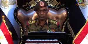 Sudan Savunma Bakanı Görevinden Ayrıldı