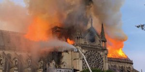 Notre-Dame Yangını: ‘Hıristiyanlığın Çöküşünün Simgesi’