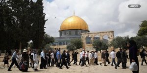 Fanatik Yahudilerden Mescid-i Aksa'ya Baskın