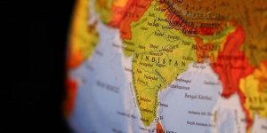 Hindistan'da Bombalı Saldırı: 16 Ölü