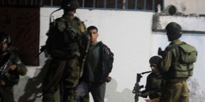 İşgal Güçleri 17 Filistinliyi Gözaltına Aldı