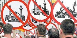 'İslam Düşmanlığını Siyasi Söylem Körüklüyor'