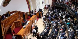Venezuela'da Kalkışmaya Katılan Milletvekillerinin Dokunulmazlığı Kaldırıldı