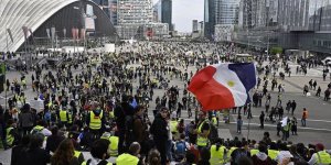 Fransa'da Sarı Yeleklilerin Eylemleri 6. Ayını Doldurdu