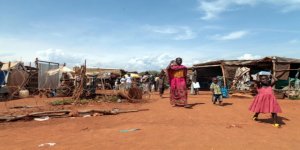 BM Sudan'daki Kampların Yetkililere Devredilmesini Askıya Aldı