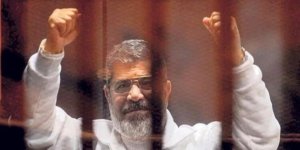 Ali Emre'den Şehid Mursi İçin Şiir: Zindana Sığmayan Kartal