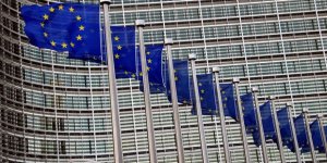 Katil Hafter, Göçmen Saldırısıyla Destekçilerini Kızdırdı