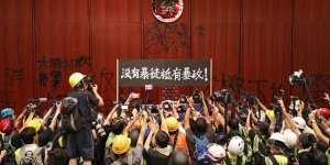 Hong Konglu Göstericiler Çaresiz Kaldıklarını Savunuyor