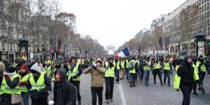 Fransa'da Sarı Yeleklilerin Eylemleri 8. Ayını Doldurdu