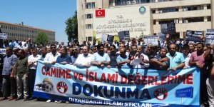 İslam Karşıtı Uygulamalara Diyarbakır Büyükşehir Belediyesi Önünde Kitlesel Tepki