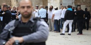 Fanatik Yahudilerden Mescid-i Aksa'ya Baskın